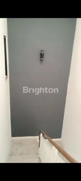 image DIJUAL RUMAH BARU 3 LANTAI PADEMANGAN (7)