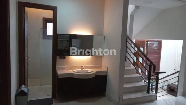 image RUMAH MODERN SIAP HUNI DI BALE PAKUAN CIUMBULEUIT BANDUNG (4)