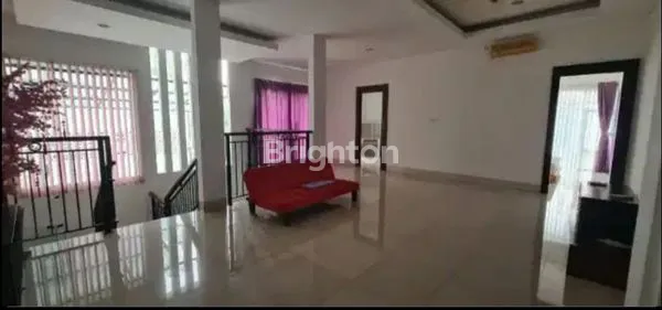 image TURUN HARGA !! HUNIAN CANTIK DI CLUSTER VERSAILLES RESIDENCE BSD TANGERANG SELATAN (4)