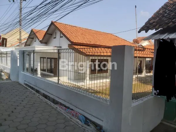 RUMAH HOOK STRATEGIS DI PUSAT KOTA BREBES
