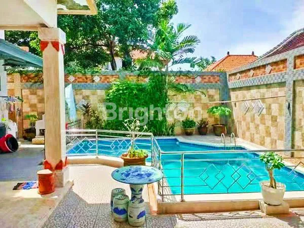 image RUMAH LUAS DENGAN POOL PRIBADI SIAP HUNI DI KAWASAN ELITE PANJER (2)