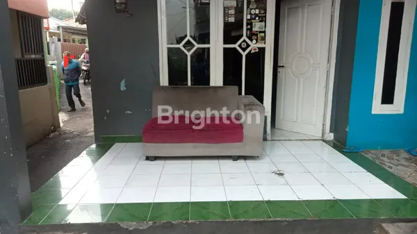 *DIJUAL! 2 RUMAH UTAMA SANGAT KOKOH + 3 KOSTAN DI RAMBUTAN, JAKARTA TIMUR*