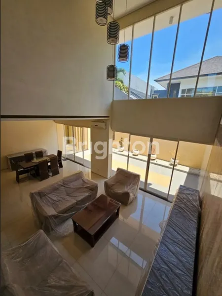 image RUMAH BARU RENOVASI BONUS FURNISH ROYAL RESIDENCE WIYUNG, SURABAYA (1)