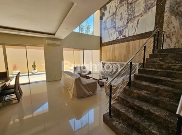 image RUMAH BARU RENOVASI BONUS FURNISH ROYAL RESIDENCE WIYUNG, SURABAYA (3)