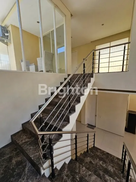 image RUMAH BARU RENOVASI BONUS FURNISH ROYAL RESIDENCE WIYUNG, SURABAYA (4)