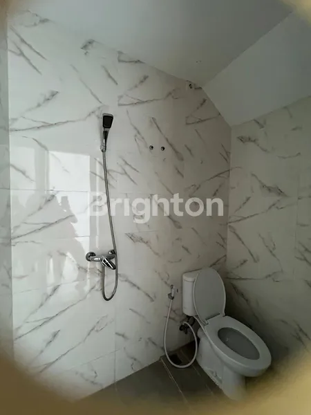 image MURAH RUMAH BARU GRESS MODERN 2 LANTAI RUNGKUT ASRI ROW JALAN LEBAR DEKAT MERR, UPN, TRANSMART, BARUK, NIRWANA EKSEKUTIF, UBAYA TENGGILIS, PURIMAS (5)
