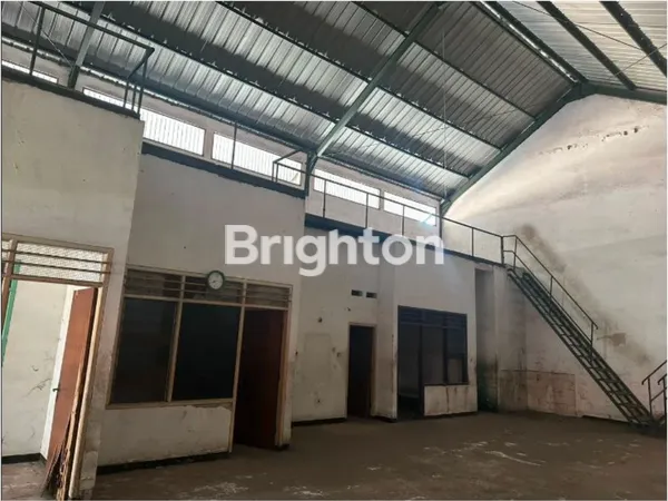 image GUDANG MURAH MILIK PRIBADI SIAP PAKAI LOKASI STRATEGIS JALAN RANGKAH SURABAYA (3)