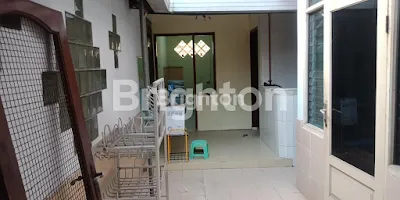image RUMAH + FURNITURE LENGKAP RUNGKUT ASRI TIMUR (AC, TV, WATERHEATER, KULKAS, SPRINGBED, SOFA, MEJA MAKAN DLL) (3)