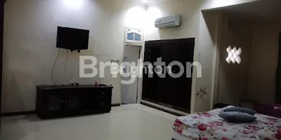 image RUMAH + FURNITURE LENGKAP RUNGKUT ASRI TIMUR (AC, TV, WATERHEATER, KULKAS, SPRINGBED, SOFA, MEJA MAKAN DLL) (4)