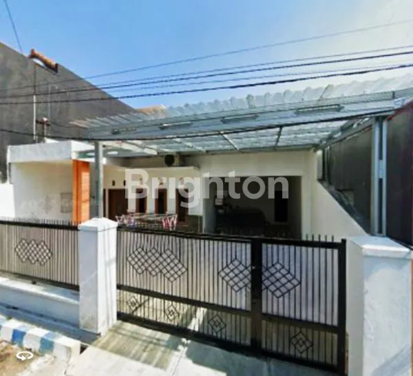 RUMAH 2 LANTAI, FURNISHED, KONDISI BAGUS, LOKASI STRATEGIS DI TENGAH KOTA, SULFAT, PURWANTORO, BLIMBING, MALANG KOTA, JAWA TIMUR