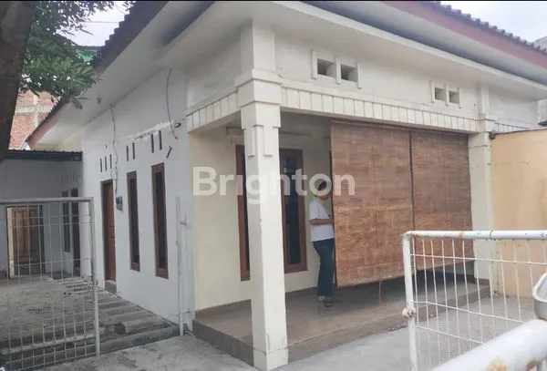 image RUMAH DI PUSAT KERAMAIAN CEMANI. HARGA TERMURAH BISA BUAT USAHA PASTI LARIS!! (1)