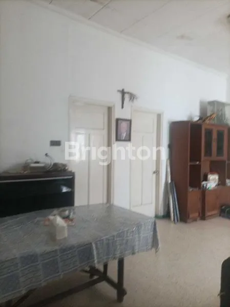 image DIJUAL RUMAH HITUNG TANAH JALAN OGAN PUSAT SURABAYA (6)
