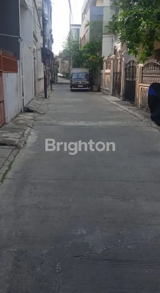 image RUMAH KOST PADEMANGAN  LUAS  4.5X14 SHM HADAP SELATAN  JAKARTA UTARA (2)