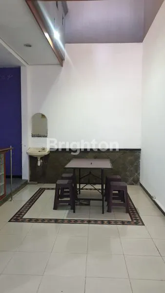 image NIRWANA EXECUTIVE TERMURAH, 1 M SAJA ISTIMEWA . ROW JALAN 3 MOBIL , MINIM RENOV .DEKAT MERR, KEDUNGBARUK, BARUK UTARA, RUNGKUT ASRI, PANDUGO, NGINDEN, PRAPEN INDAH (2)