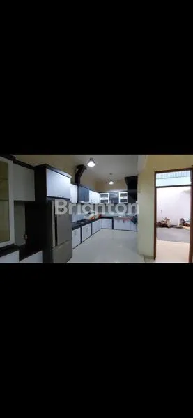 image RUMAH MEWAH CANTIK 2 LANTAI FULL FURNISH DIJUAL (6)