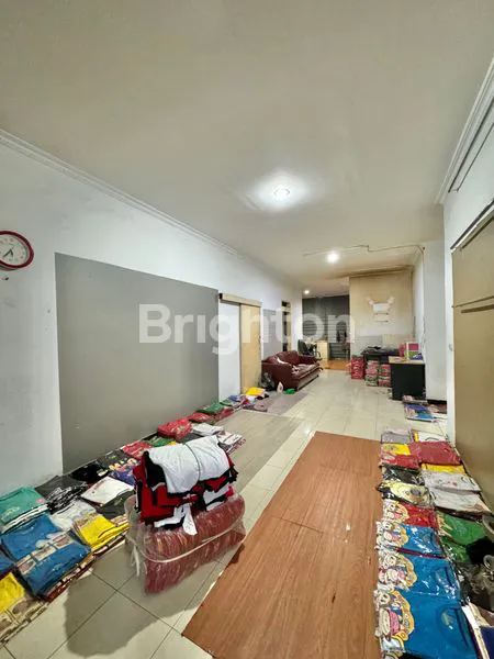 image RUMAH TAMAN RATU, 2 LANTAI, PARKIR MUAT 2 MOBIL (1)