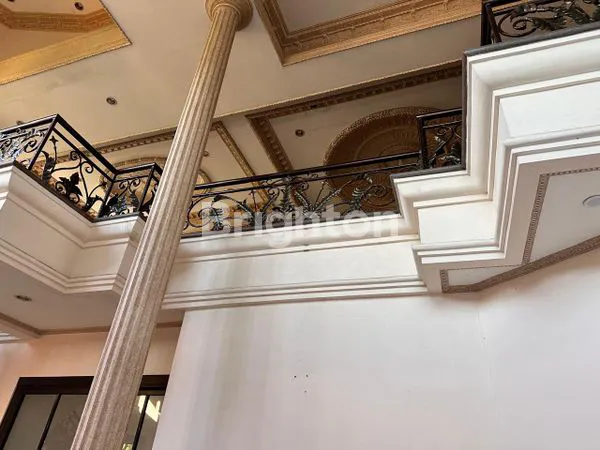 image RUMAH MEWAH DI KETINTANG PERMAI ONE GATE SYSTEM JADI AMAN (4)