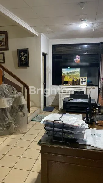 image RUKO SHM 3 LANTAI TERAWAT TAMAN KEBON JERUK INTERCON KEMBANGAN MERUYA SELATAN JAKARTA BARAT (7)