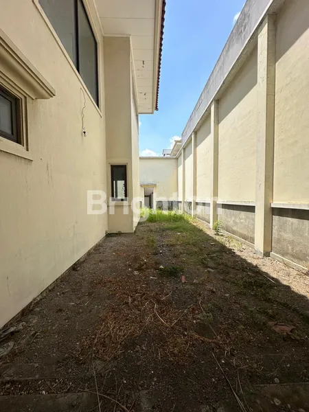 image RUMAH SETENGAH JADI ROW LEBAR MURAH HITUNG TANAH VILLA BUKIT REGENCY 2 PAKUWON INDAH (4)