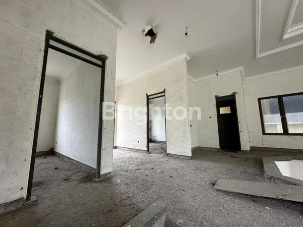 image RUMAH SETENGAH JADI ROW LEBAR MURAH HITUNG TANAH VILLA BUKIT REGENCY 2 PAKUWON INDAH (7)