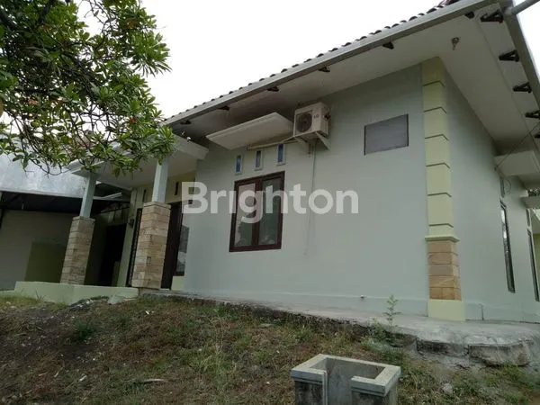 image RUMAH SIAP HUNI LOKASI SANGAT STRATEGIS DAN KOMERSIAL INI (2)