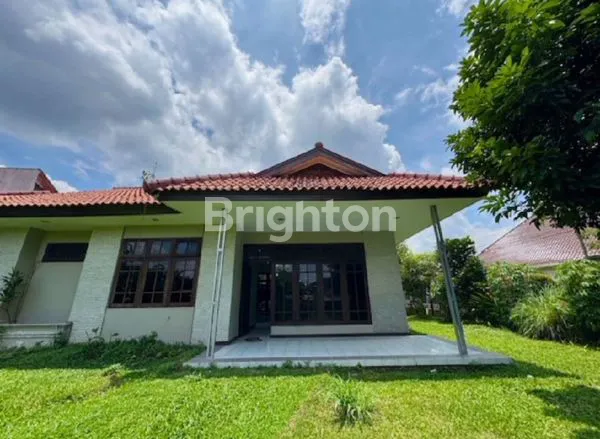 DISEWAKAN RUMAH DAN LAHAN LUAS YANG NYAMAN, ASRI SIAP HUNI DI TENGAH KOTA BOGOR