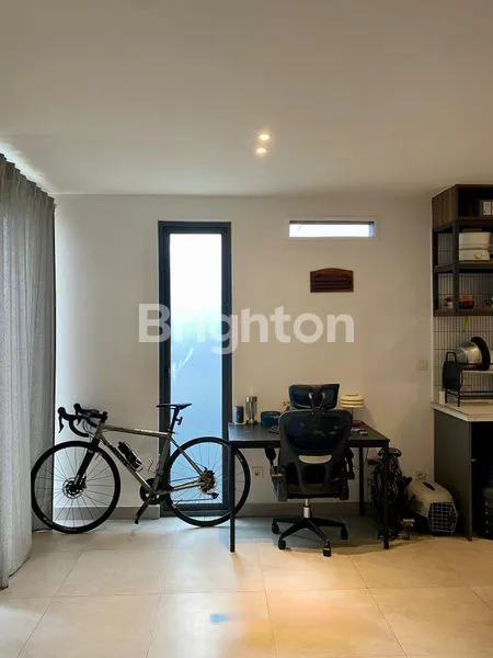 image RUMAH SIAP HUNI FULL FURNISH DEKAT PINTU TOL LIMO DEPOK (3)