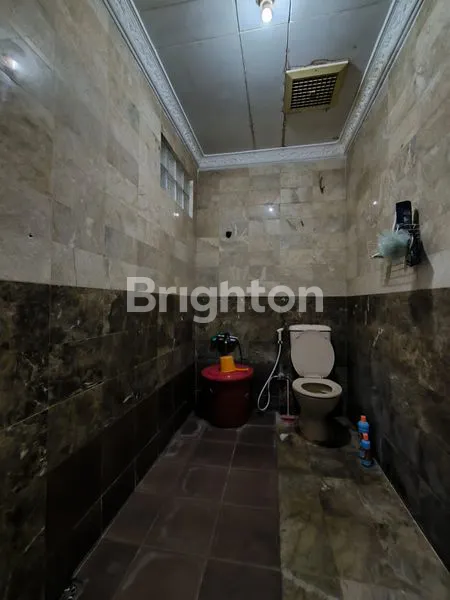 image RUMAH MEWAH HOEK SIAP HUNI TAMAN RATU 2,5 LANTAI (2)