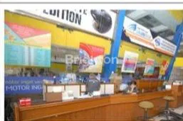 SHOWROOM MOTOR MEGAH EKSLUSIF DITENGAH KOTA BANDUNG