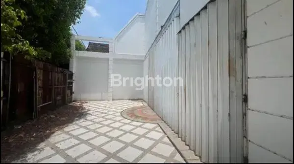 image SHOWROOM BAGUS DI TENGAH KOTA MOJOKERTO (2)