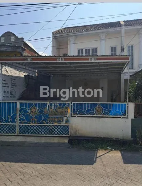 image RUMAH SIAP HUNI LOKASI SANGAT STRATEGIS DAN KOMERSIAL (1)