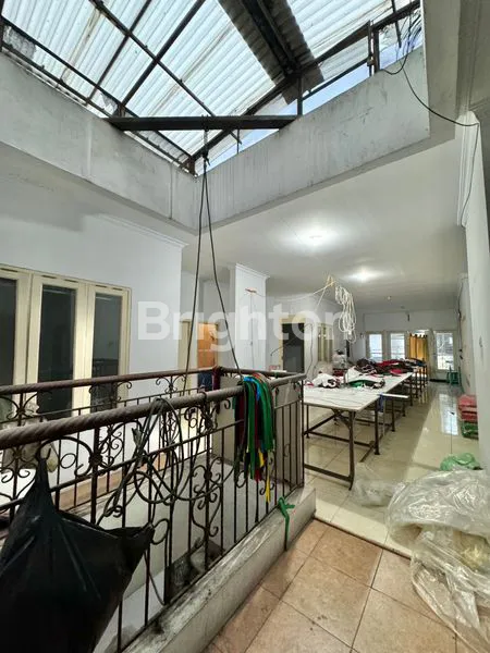 image RUMAH TAMAN RATU, 2 LANTAI, PARKIR MUAT 2 MOBIL (8)