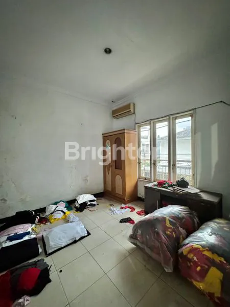 image RUMAH TAMAN RATU, 2 LANTAI, PARKIR MUAT 2 MOBIL (3)