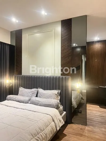 image RUMAH MEWAH 2 LANTAI SIAP HUNI LOKASI STRATEGIS DEKAT PAKUWON CITY  (3)