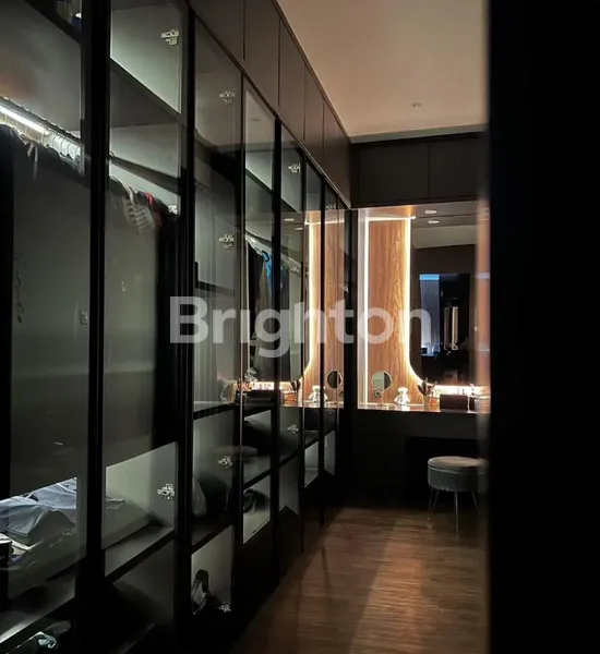 image RUMAH MEWAH 2 LANTAI SIAP HUNI LOKASI STRATEGIS DEKAT PAKUWON CITY  (5)