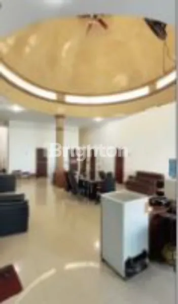 image RUMAH COCOK UNTUK TEMPAT USAHA LOKASI STRATEGIS DEKAT TUNJUNGAN PLAZA GRAND CITY KAYOON SULAWESI GUBENG PANGLIMA SUDIRMAN RAYA DARMO KERTAJAYA (3)