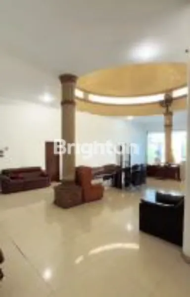 image RUMAH COCOK UNTUK TEMPAT USAHA LOKASI STRATEGIS DEKAT TUNJUNGAN PLAZA GRAND CITY KAYOON SULAWESI GUBENG PANGLIMA SUDIRMAN RAYA DARMO KERTAJAYA (4)