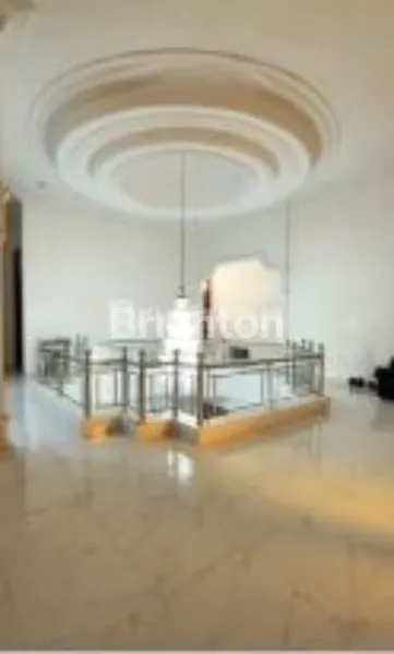 image RUMAH COCOK UNTUK TEMPAT USAHA LOKASI STRATEGIS DEKAT TUNJUNGAN PLAZA GRAND CITY KAYOON SULAWESI GUBENG PANGLIMA SUDIRMAN RAYA DARMO KERTAJAYA (7)