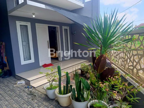 image RUMAH BAGUS SIAP HUNI DAN SANGAT TERAWAT DUA LANTAI DI PAKIS DEKAT DENGAN BANDARA ABD SALEH (5)