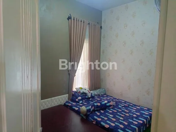 image RUMAH BAGUS SIAP HUNI DAN SANGAT TERAWAT DUA LANTAI DI PAKIS DEKAT DENGAN BANDARA ABD SALEH (2)