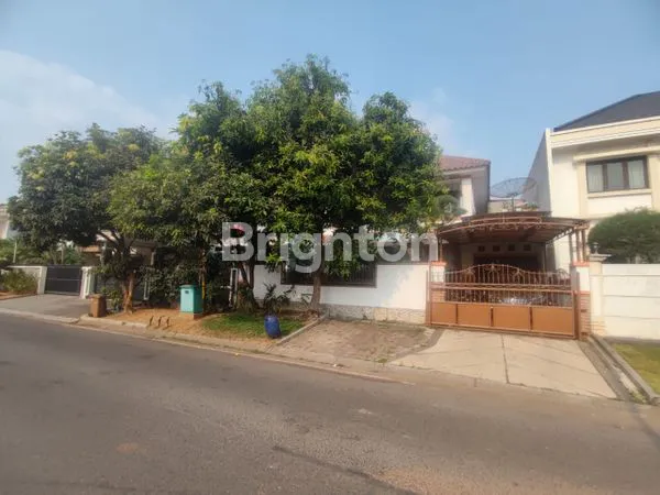 image JUAL CEPAT RUMAH 2 LT DI BOULEVARD KOTA WISATA COCOK UNTUK USAHA CAFE (1)