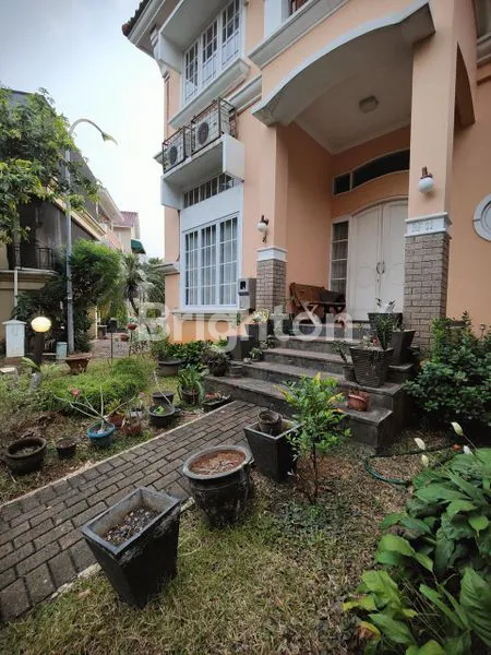 image RUMAH MEWAH 3 LT DI JATIBENING (2)