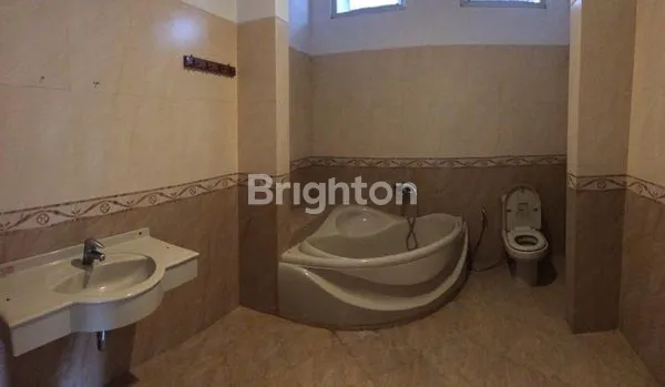 image RUMAH MEWAH DEKAT KAMPUS UB2 MALANG  (8)