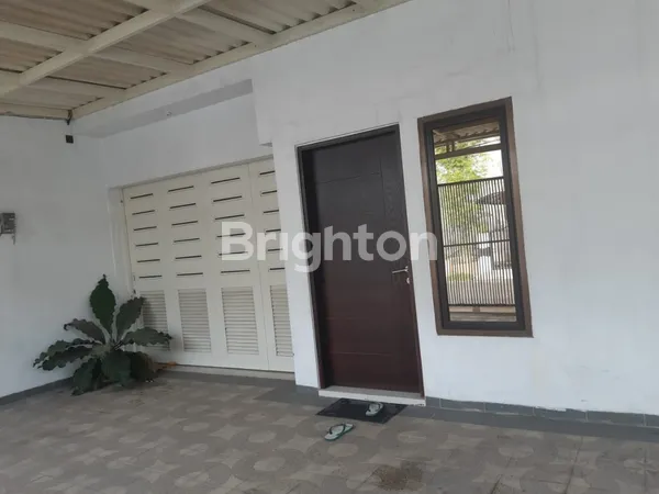 image RUMAH MINIMALIS SANGAT TERAWAT DI MANYAR TIRTO ROW JALAN 3 MOBIL (4)