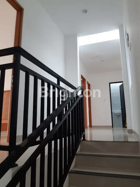 image RUMAH BARU 2 LANTAI GRIYA REMPOA CIPUTAT TIMUR TANGERANG SELATAN (6)