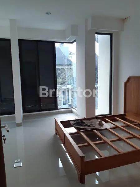 image RUMAH BARU 2 LANTAI GRIYA REMPOA CIPUTAT TIMUR TANGERANG SELATAN (5)