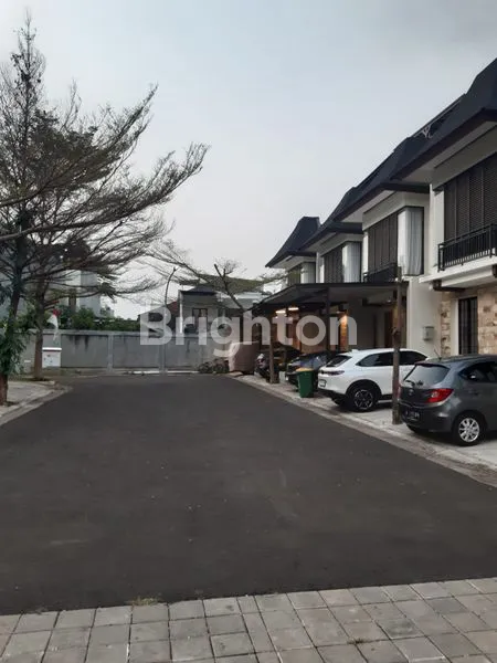 image RUMAH BARU 2 LANTAI GRIYA REMPOA CIPUTAT TIMUR TANGERANG SELATAN (2)
