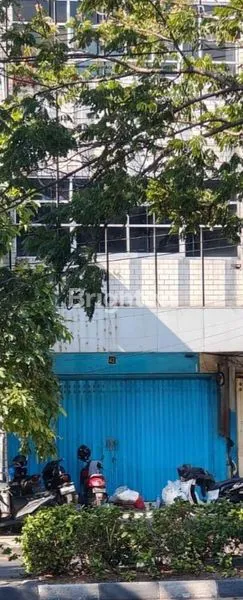 RUKO 4 LANTAI DISEWAKAN JALAN RAYA SEKITAR PASAR BESAR