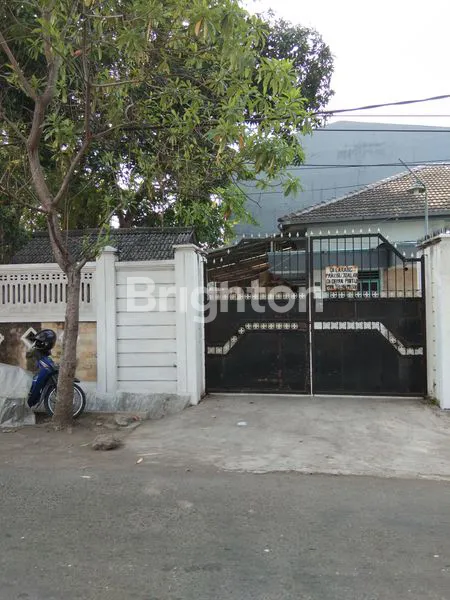 image RUMAH HOOK SURABAYA PUSAT JALAN KAWI COCOK UNTUK USAHA (1)