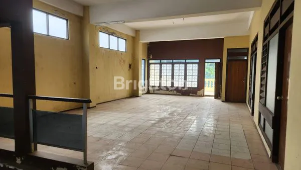 image RUKO 3 LANTAI AREA PREMIUM UNTUK USAHA (4)